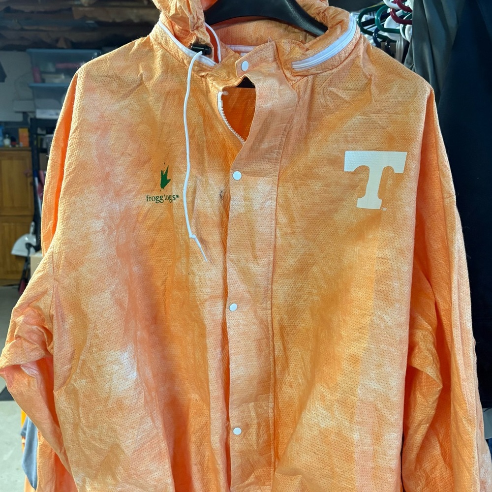 Frogg Toggs University of Tennessee “T”Orange Raincoat for Men